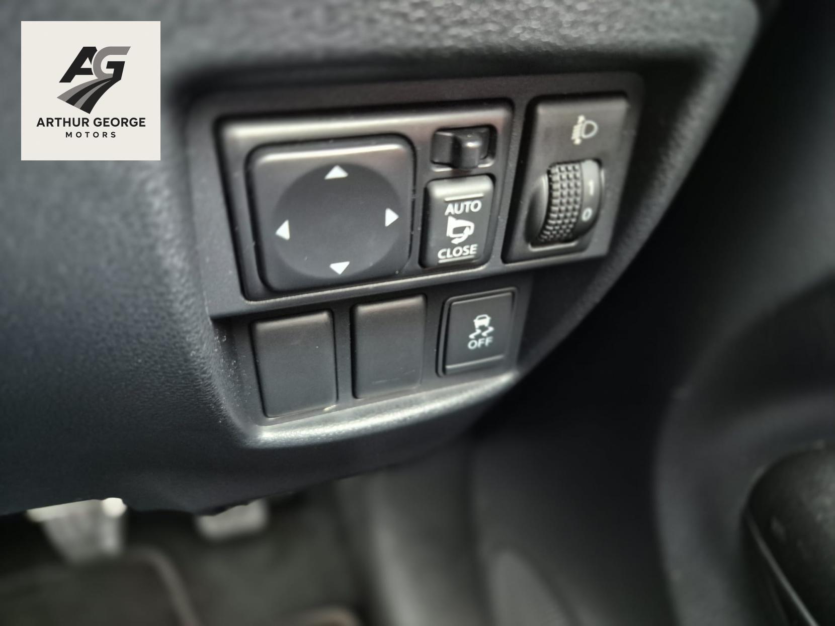 Nissan Juke 1.6 DIG-T Nismo SUV 5dr Petrol Manual Euro 5 (200 ps)