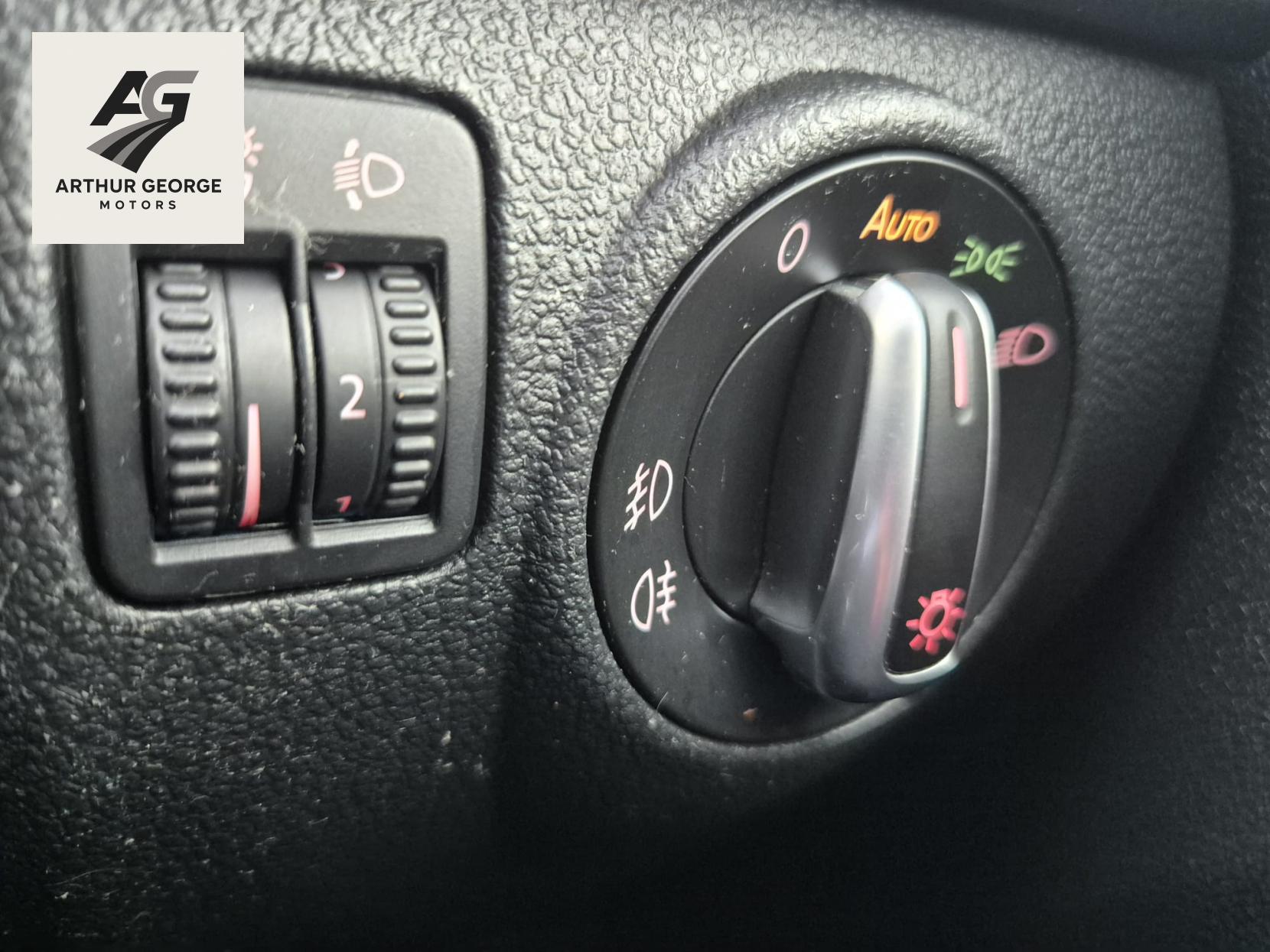 Volkswagen Tiguan 2.0 TDI BlueMotion Tech Match SUV 5dr Diesel Manual 4WD Euro 5 (s/s) (140 ps)