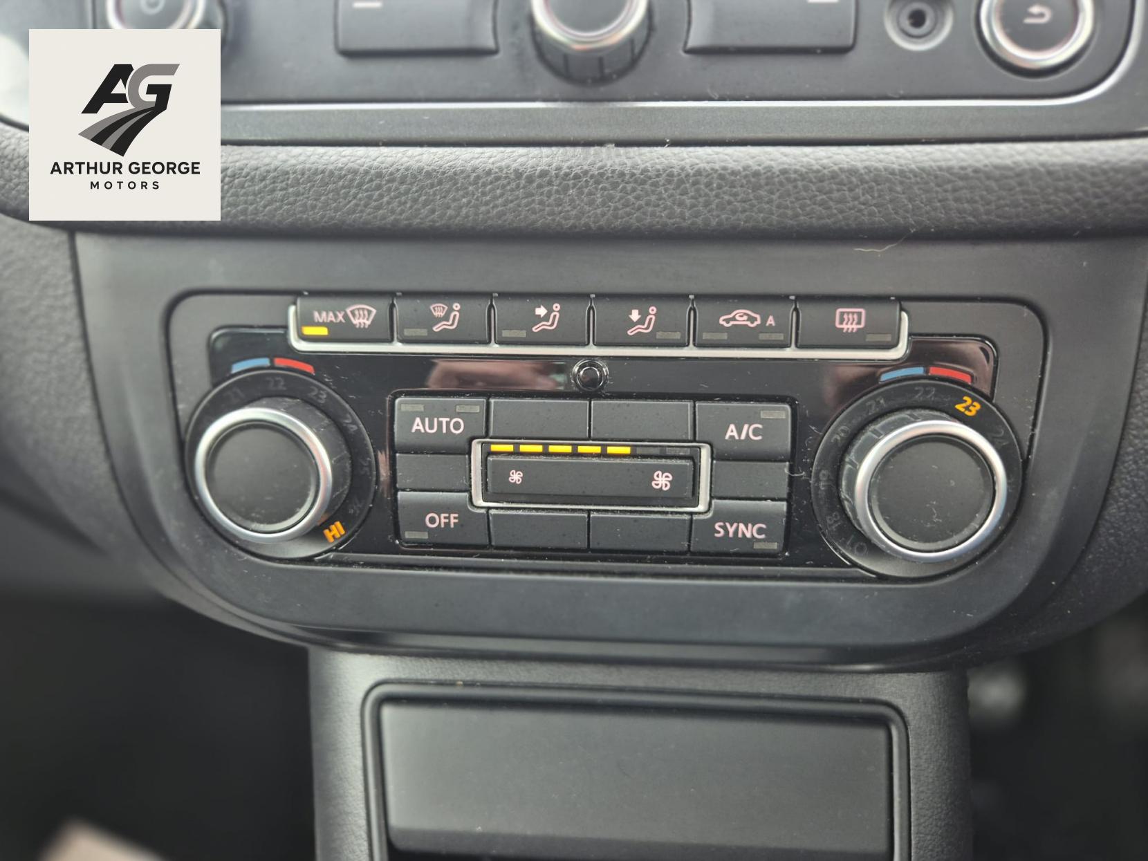 Volkswagen Tiguan 2.0 TDI BlueMotion Tech Match SUV 5dr Diesel Manual 4WD Euro 5 (s/s) (140 ps)