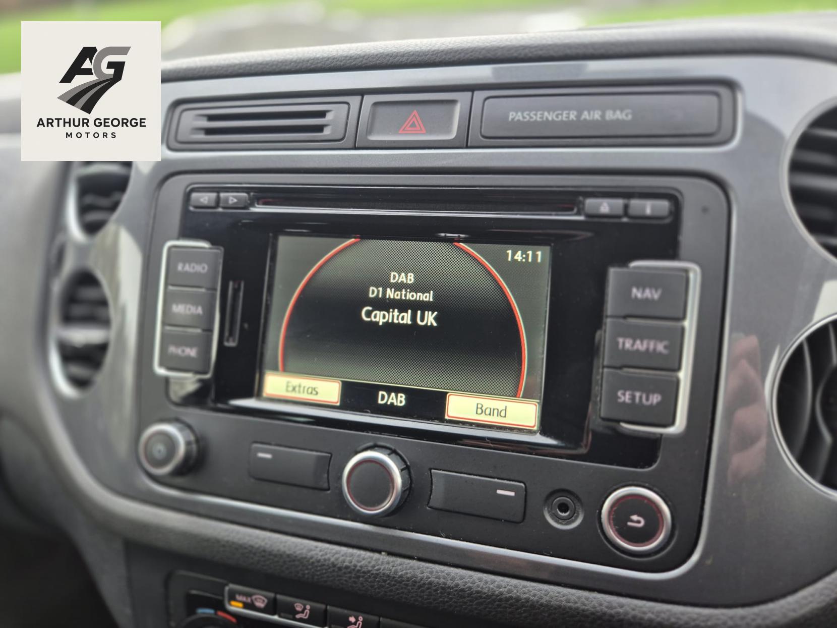 Volkswagen Tiguan 2.0 TDI BlueMotion Tech Match SUV 5dr Diesel Manual 4WD Euro 5 (s/s) (140 ps)