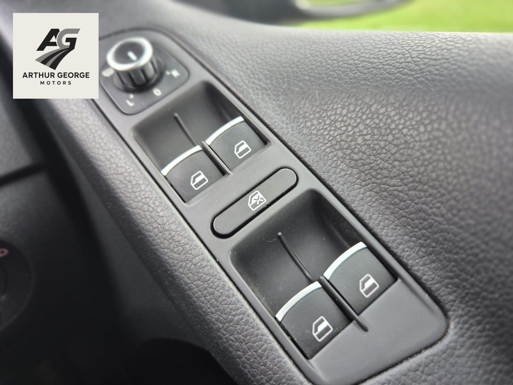 Volkswagen Tiguan 2.0 TDI BlueMotion Tech Match SUV 5dr Diesel Manual 4WD Euro 5 (s/s) (140 ps)