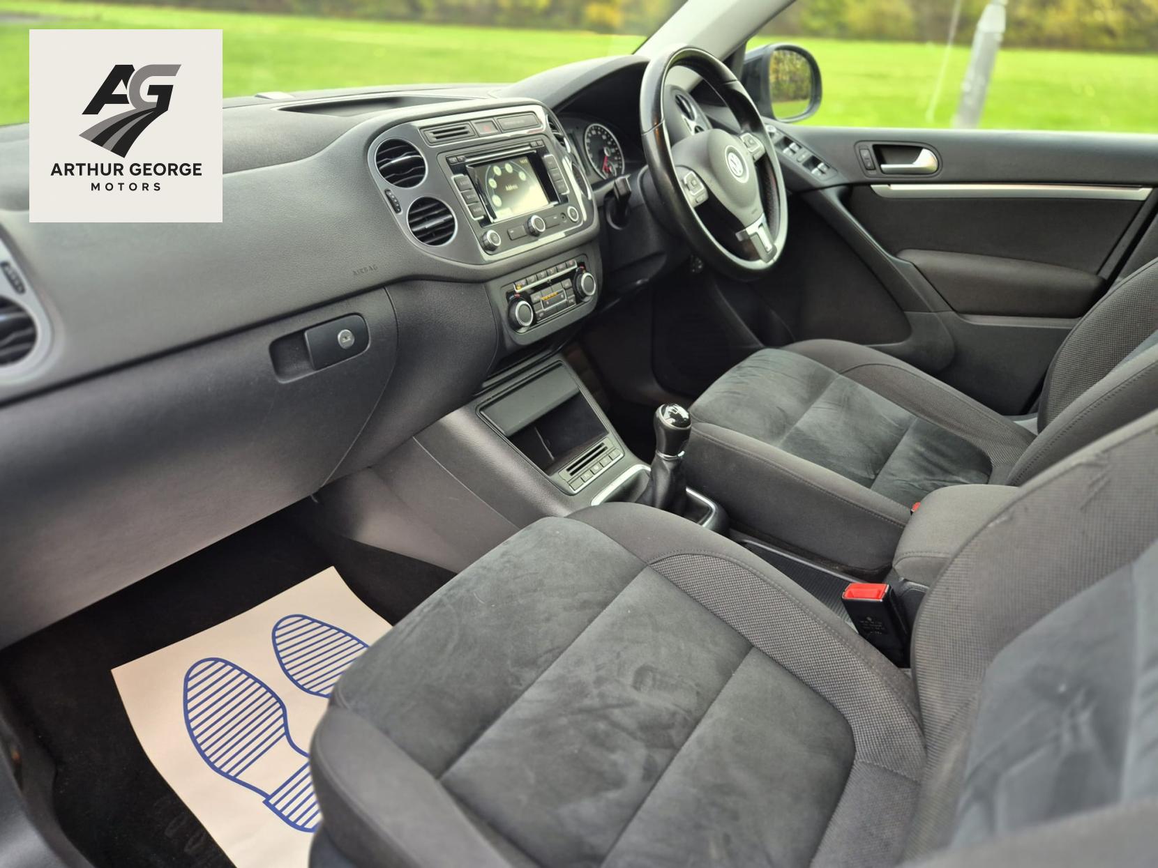 Volkswagen Tiguan 2.0 TDI BlueMotion Tech Match SUV 5dr Diesel Manual 4WD Euro 5 (s/s) (140 ps)