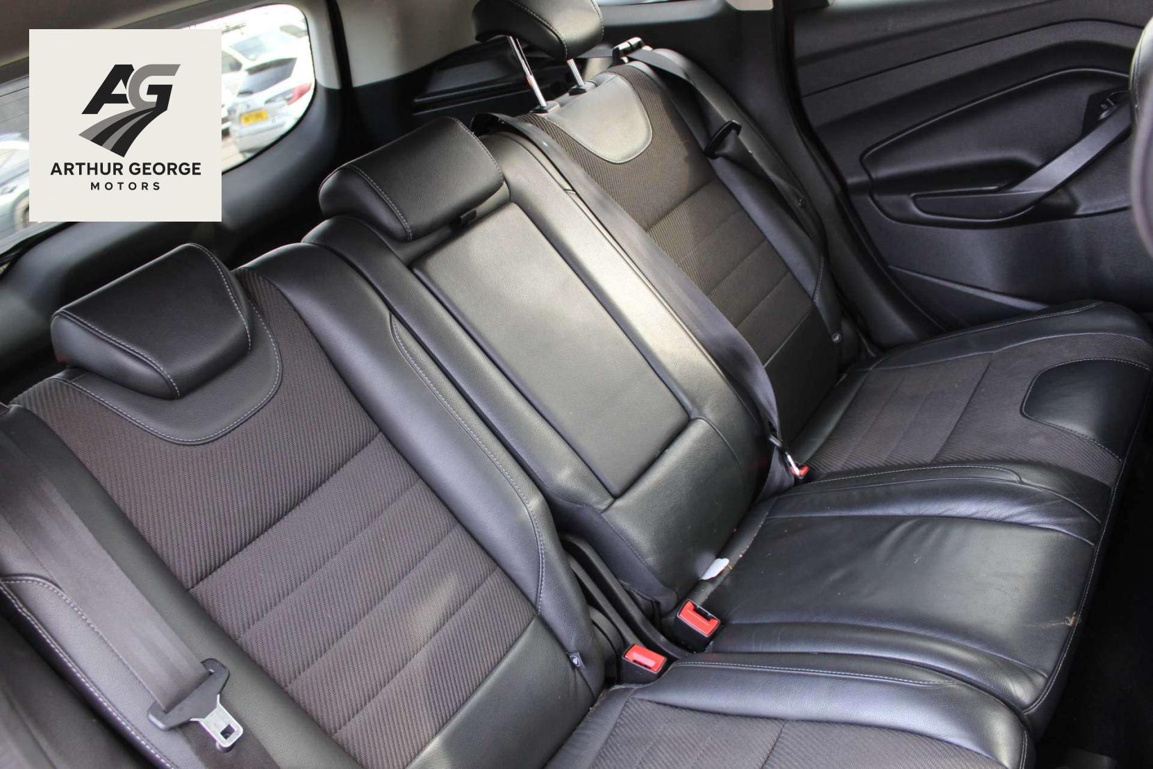 Ford Kuga 2.0 TDCi Titanium SUV 5dr Diesel Manual 2WD Euro 6 (s/s) (150 ps)