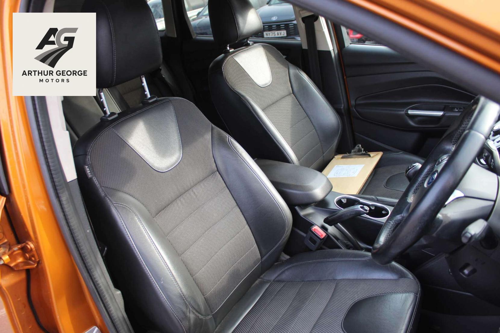 Ford Kuga 2.0 TDCi Titanium SUV 5dr Diesel Manual 2WD Euro 6 (s/s) (150 ps)