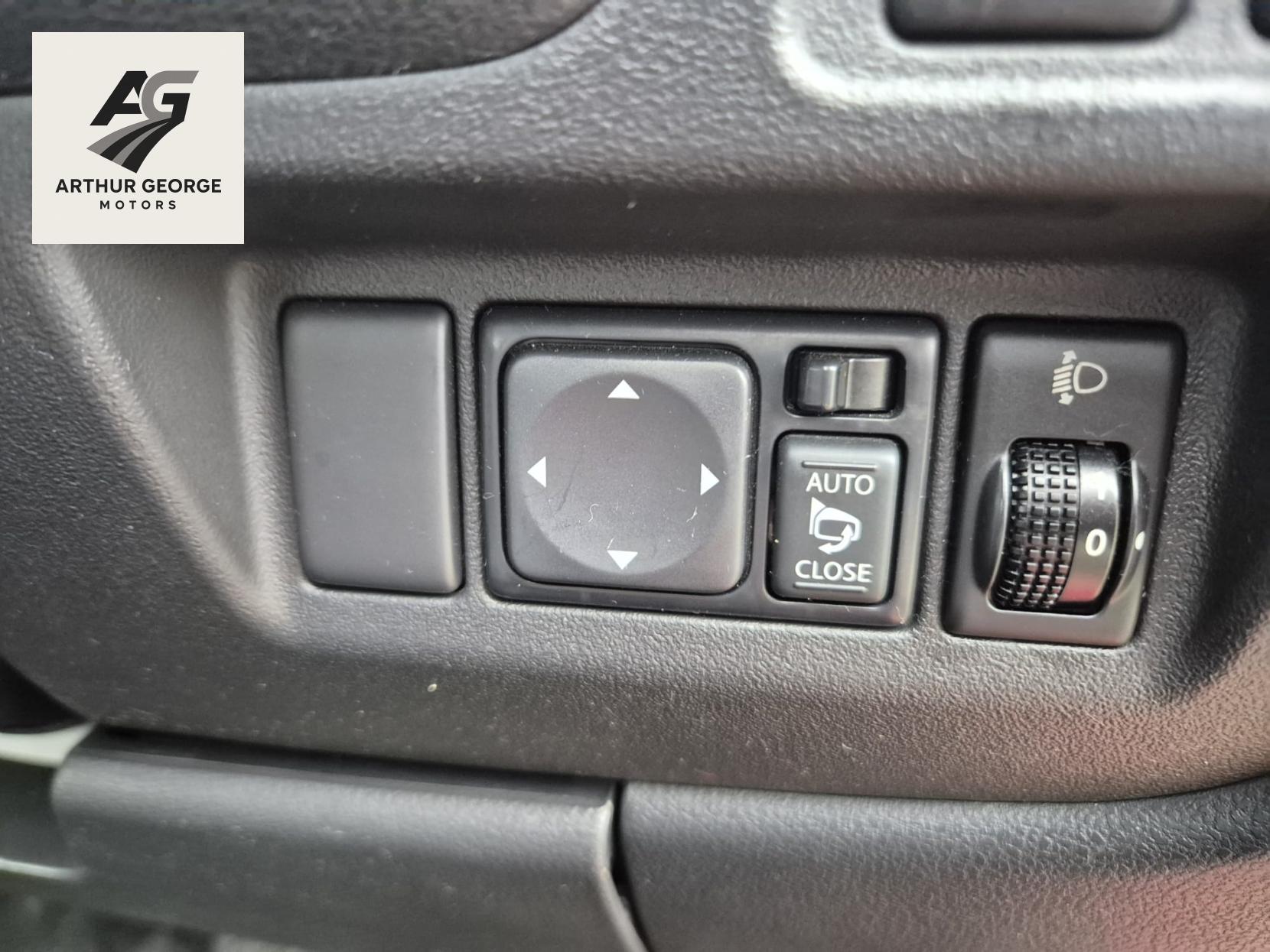 Nissan Micra 1.2 12V Elle Hatchback 5dr Petrol Manual Euro 5 (80 ps)