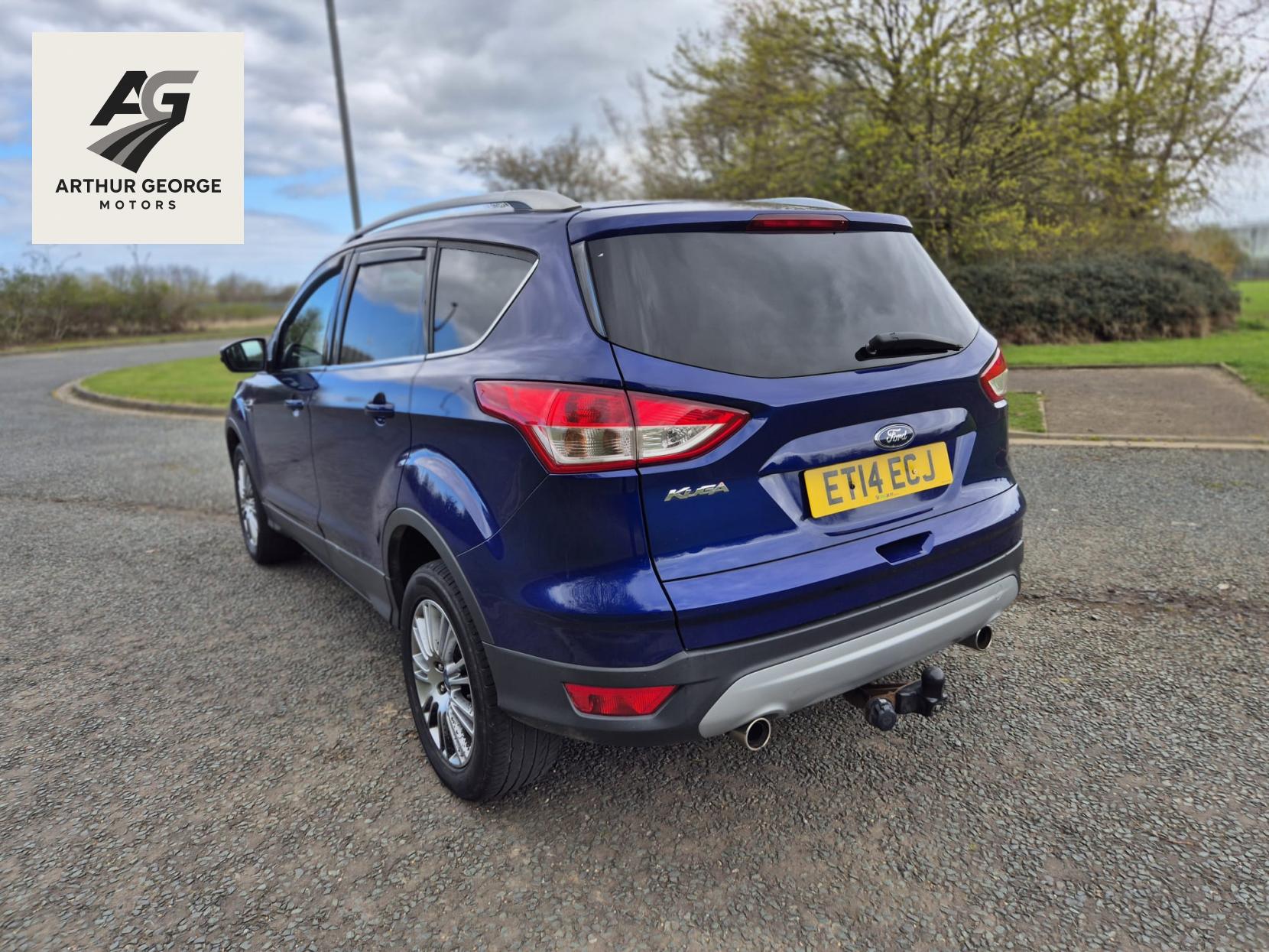 Ford Kuga 2.0 TDCi Titanium SUV 5dr Diesel Manual 2WD Euro 5 (140 ps)