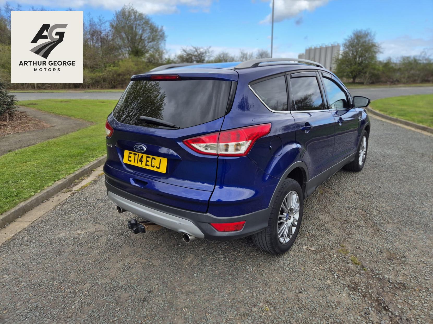 Ford Kuga 2.0 TDCi Titanium SUV 5dr Diesel Manual 2WD Euro 5 (140 ps)
