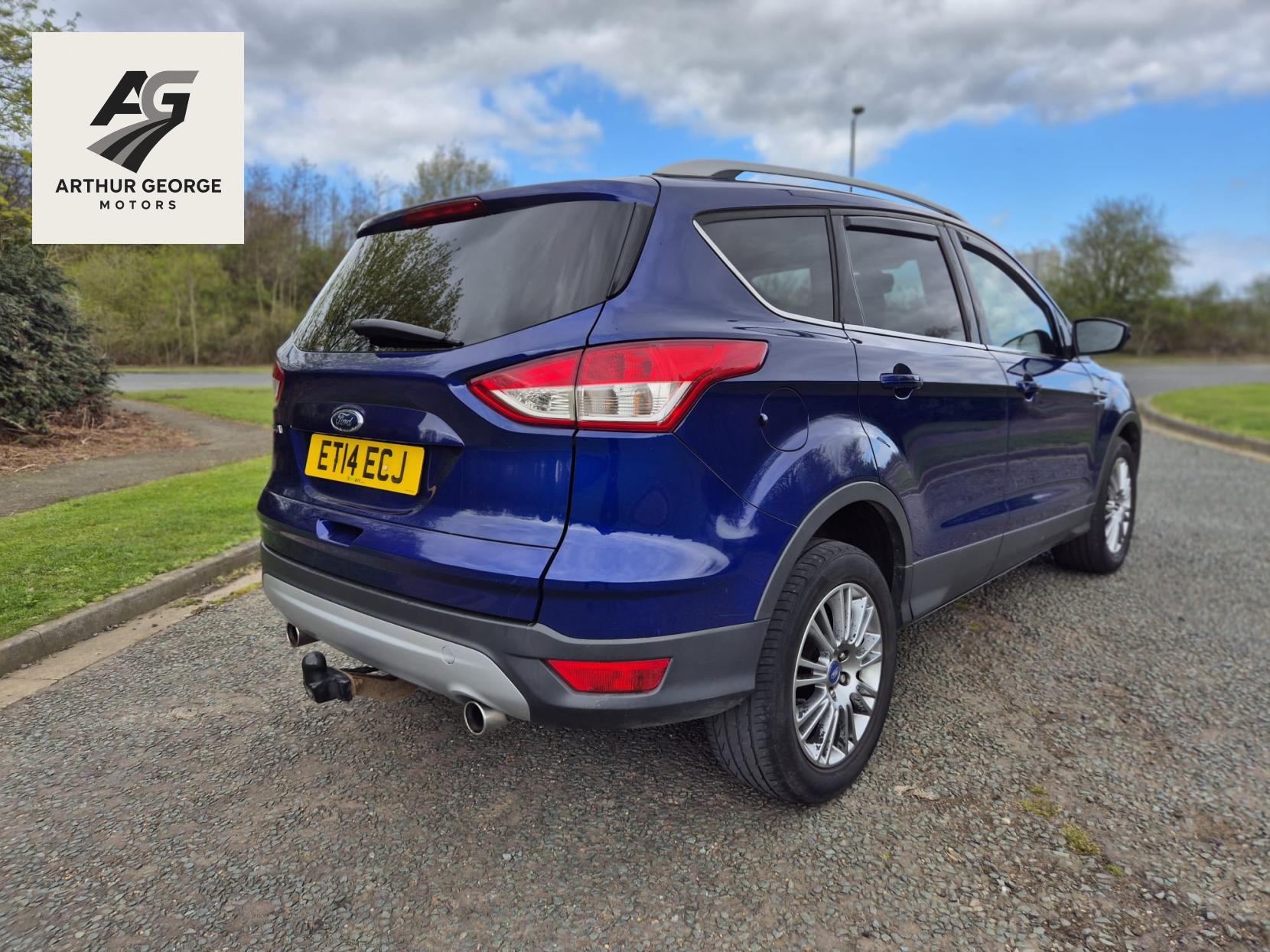 Ford Kuga 2.0 TDCi Titanium SUV 5dr Diesel Manual 2WD Euro 5 (140 ps)