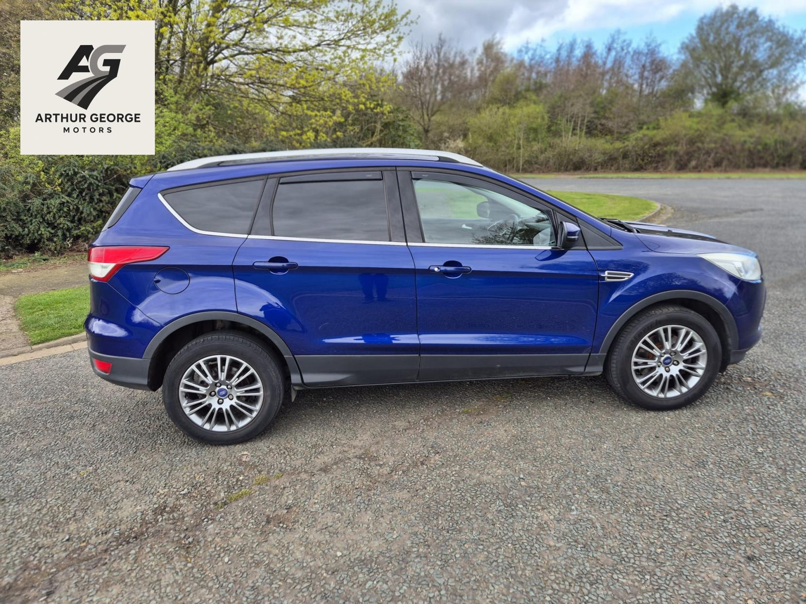 Ford Kuga 2.0 TDCi Titanium SUV 5dr Diesel Manual 2WD Euro 5 (140 ps)