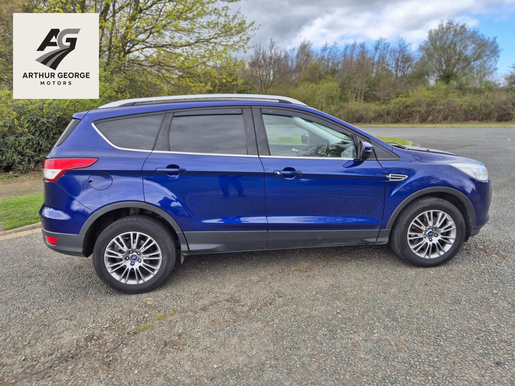 Ford Kuga 2.0 TDCi Titanium SUV 5dr Diesel Manual 2WD Euro 5 (140 ps)