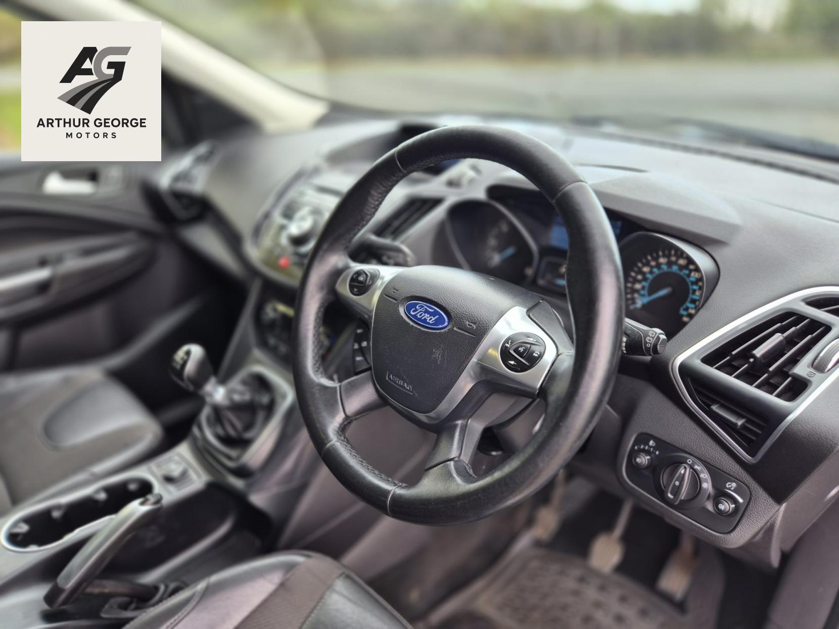 Ford Kuga 2.0 TDCi Titanium SUV 5dr Diesel Manual 2WD Euro 5 (140 ps)