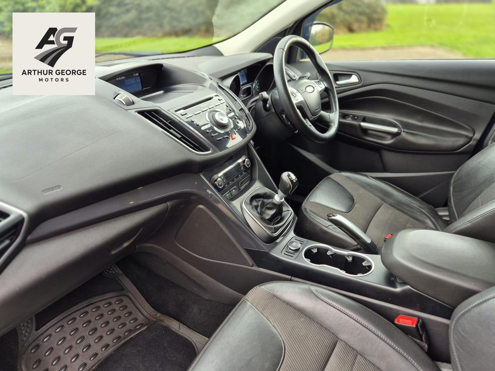 Ford Kuga 2.0 TDCi Titanium SUV 5dr Diesel Manual 2WD Euro 5 (140 ps)