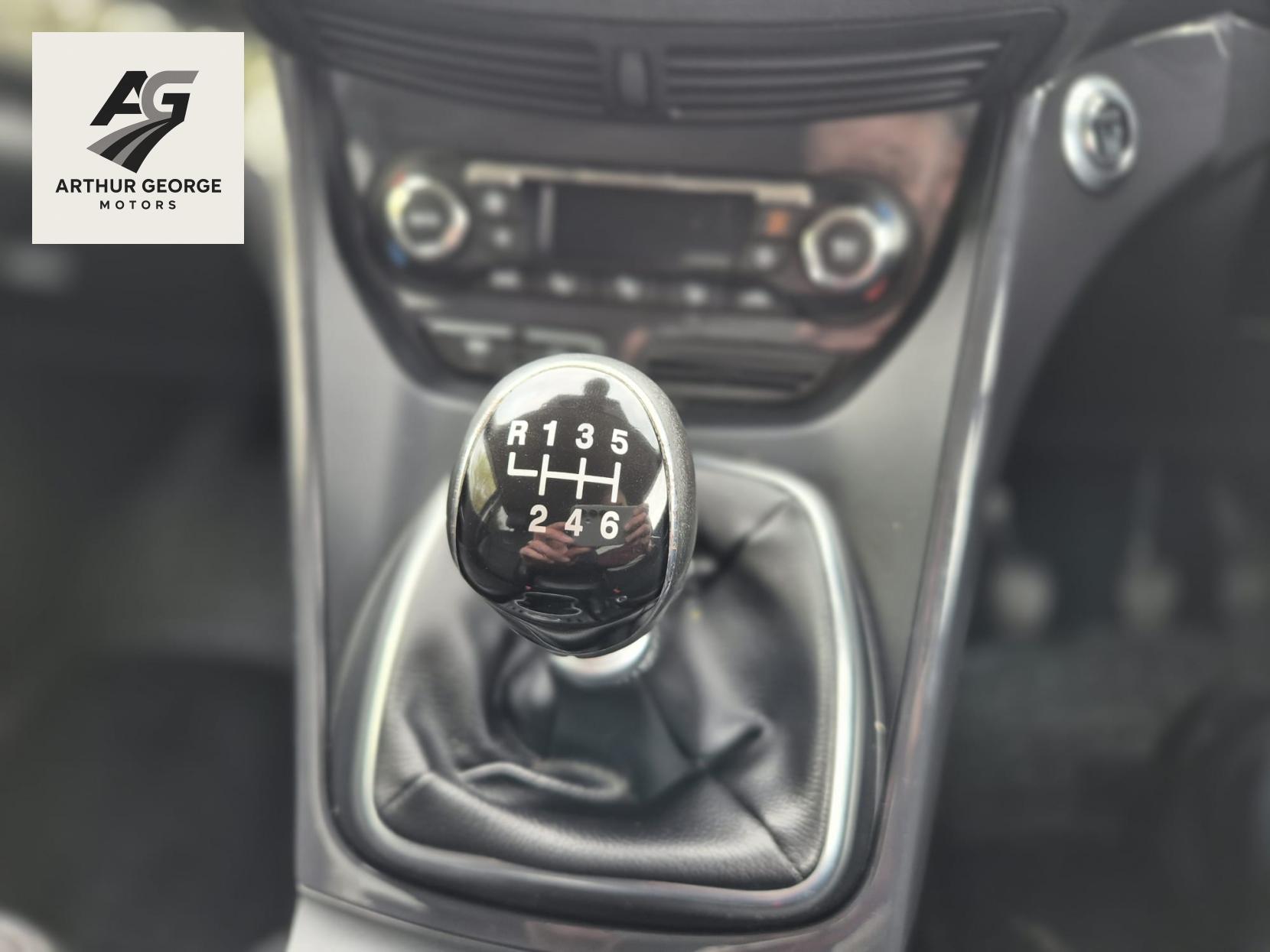 Ford Kuga 2.0 TDCi Titanium SUV 5dr Diesel Manual 2WD Euro 5 (140 ps)