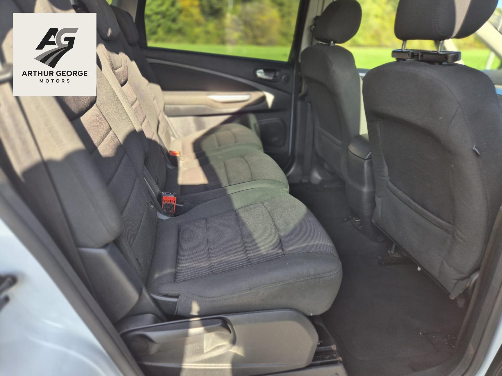 Ford S-Max 2.2 TDCi Titanium MPV 5dr Diesel Manual Euro 5 (200 ps)