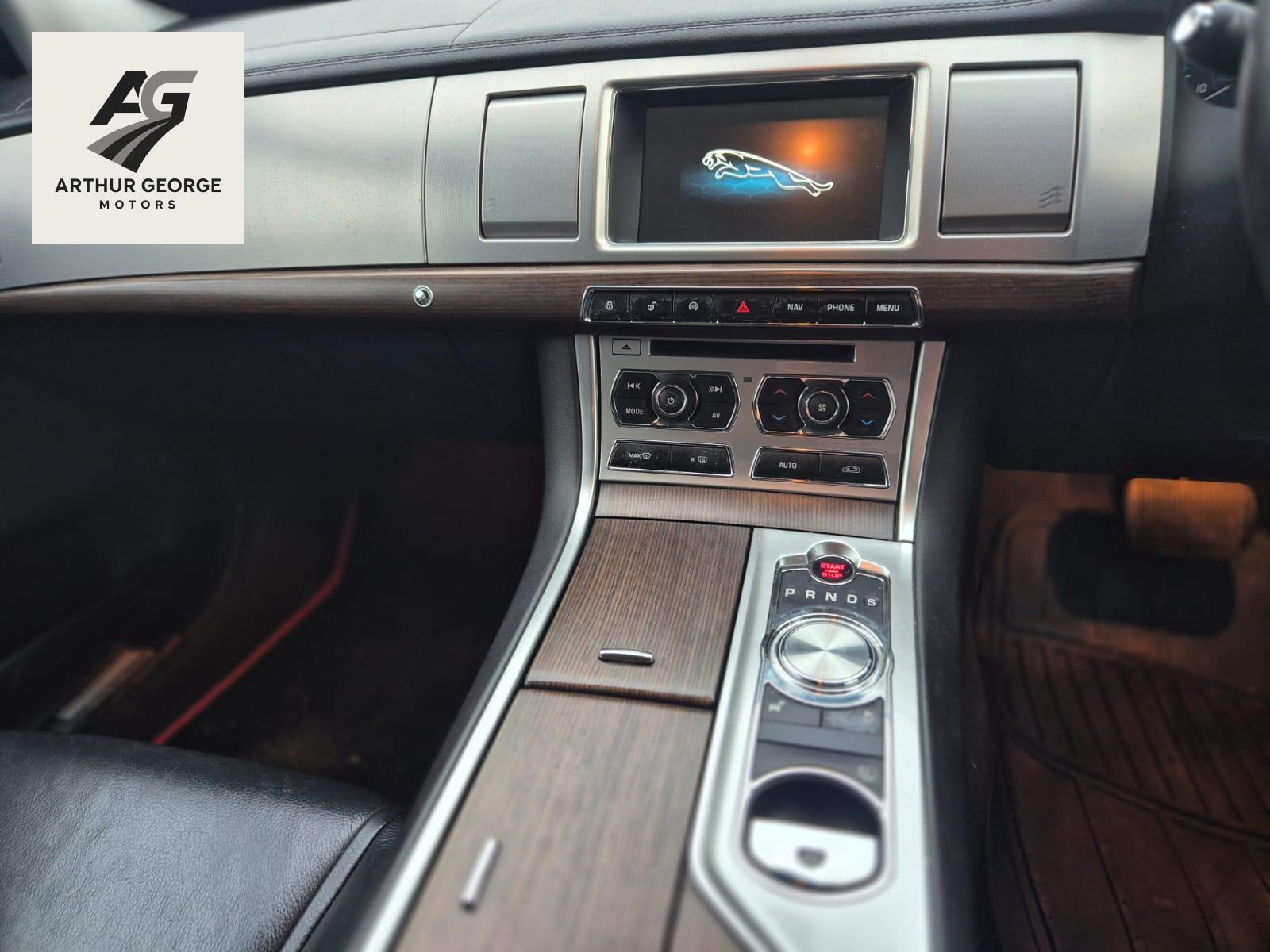 Jaguar XF 2.2d Luxury Sportbrake 5dr Diesel Auto Euro 5 (s/s) (163 ps)