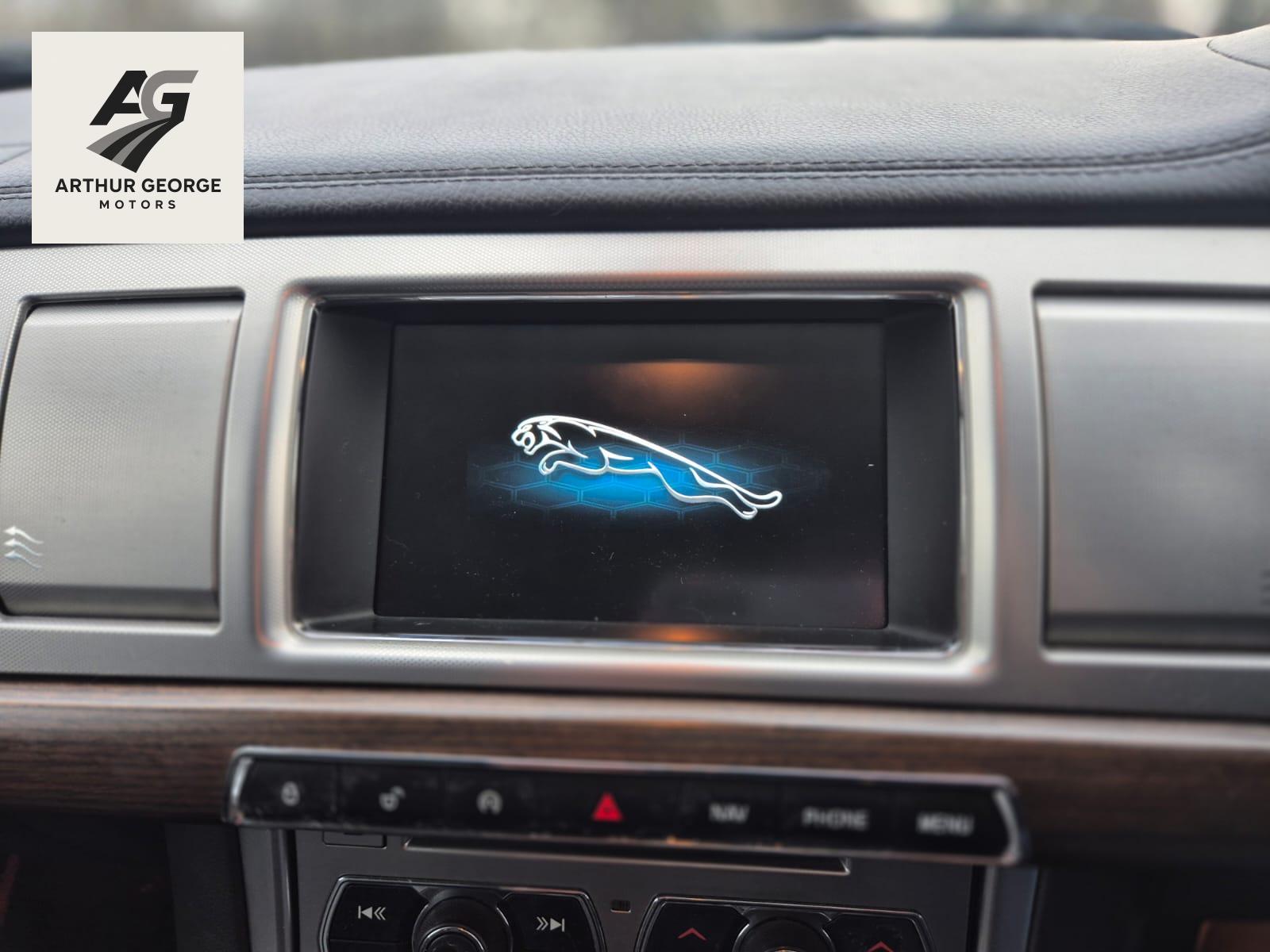 Jaguar XF 2.2d Luxury Sportbrake 5dr Diesel Auto Euro 5 (s/s) (163 ps)