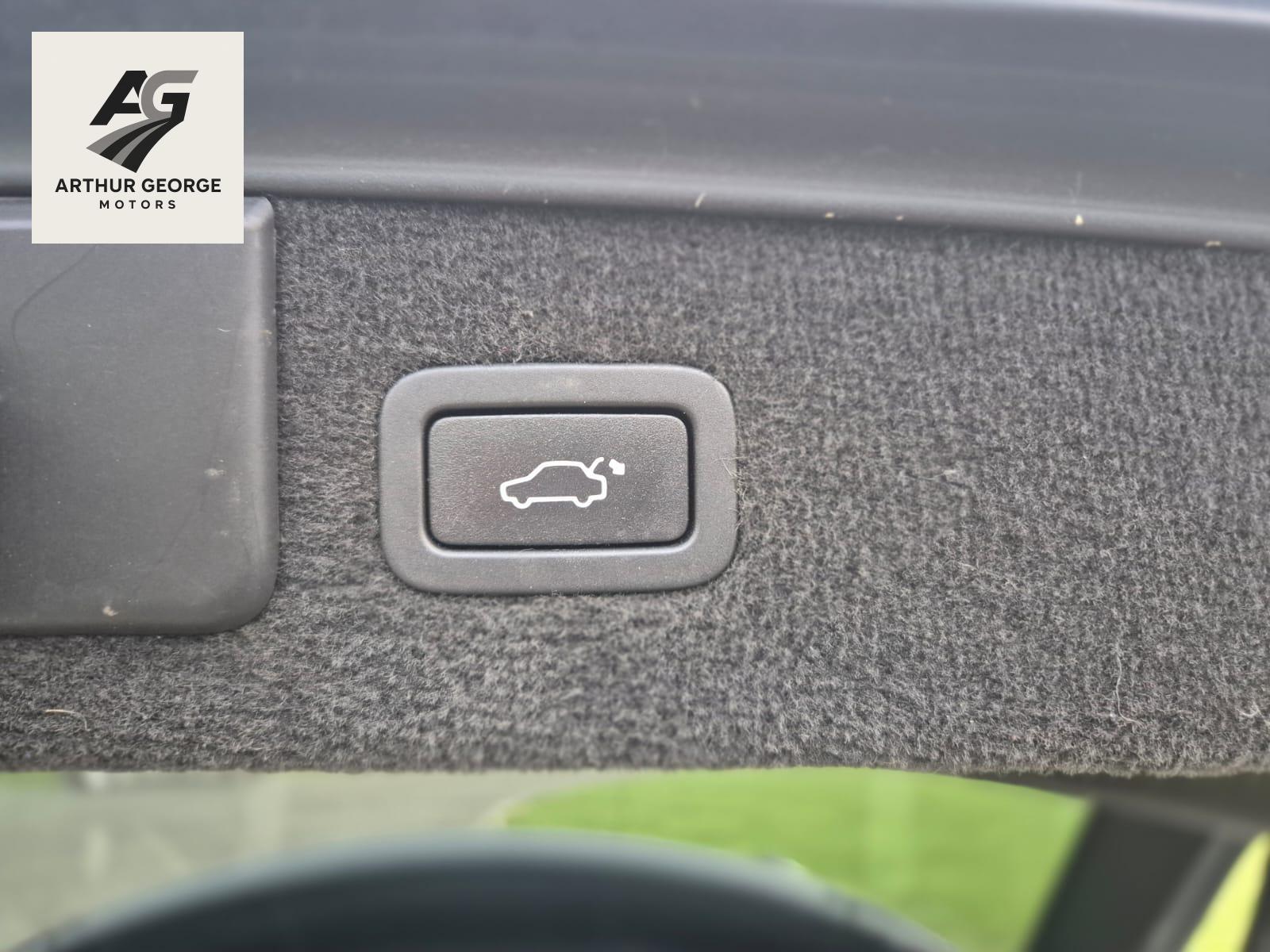 Jaguar XF 2.2d Luxury Sportbrake 5dr Diesel Auto Euro 5 (s/s) (163 ps)