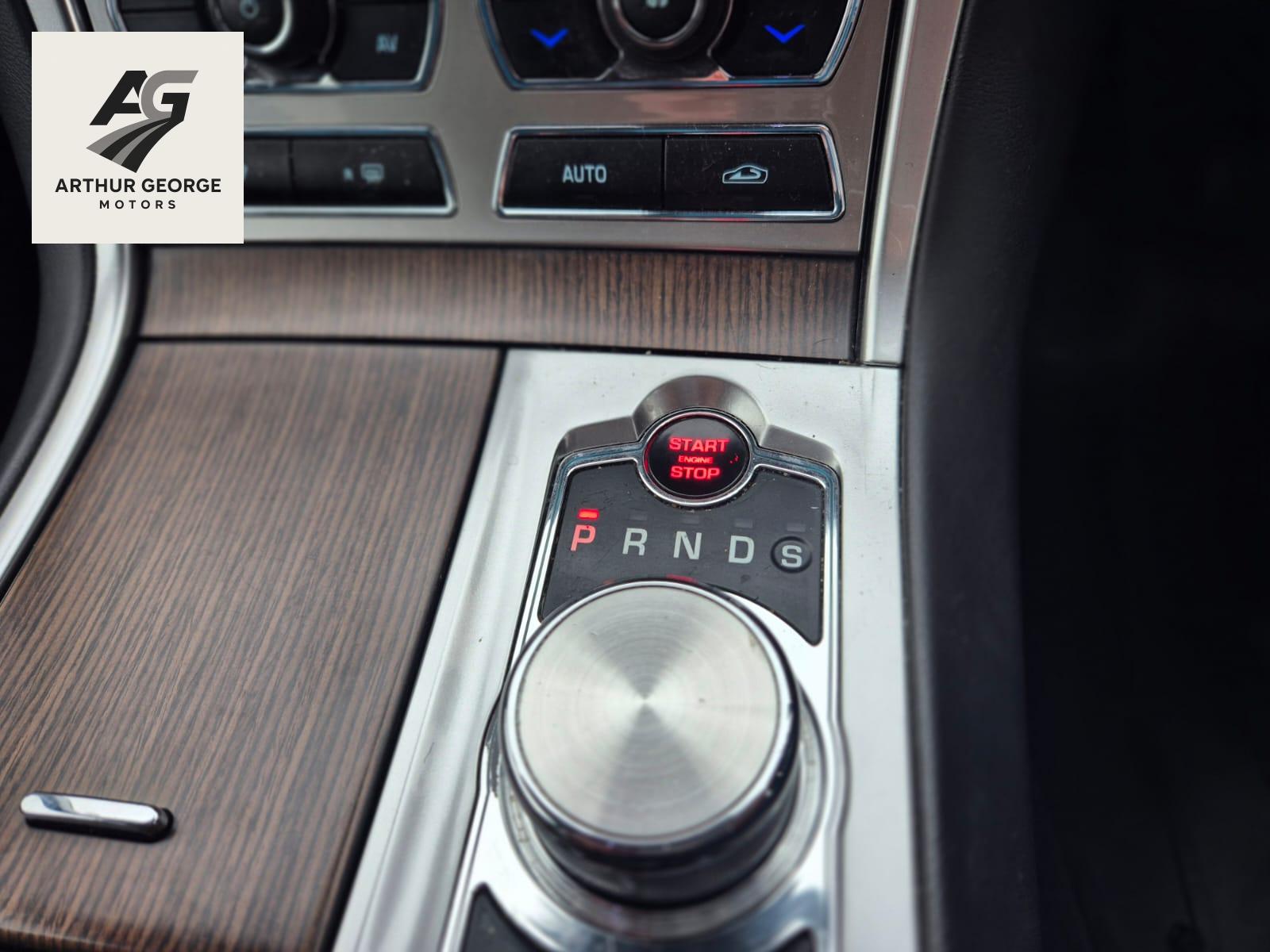 Jaguar XF 2.2d Luxury Sportbrake 5dr Diesel Auto Euro 5 (s/s) (163 ps)