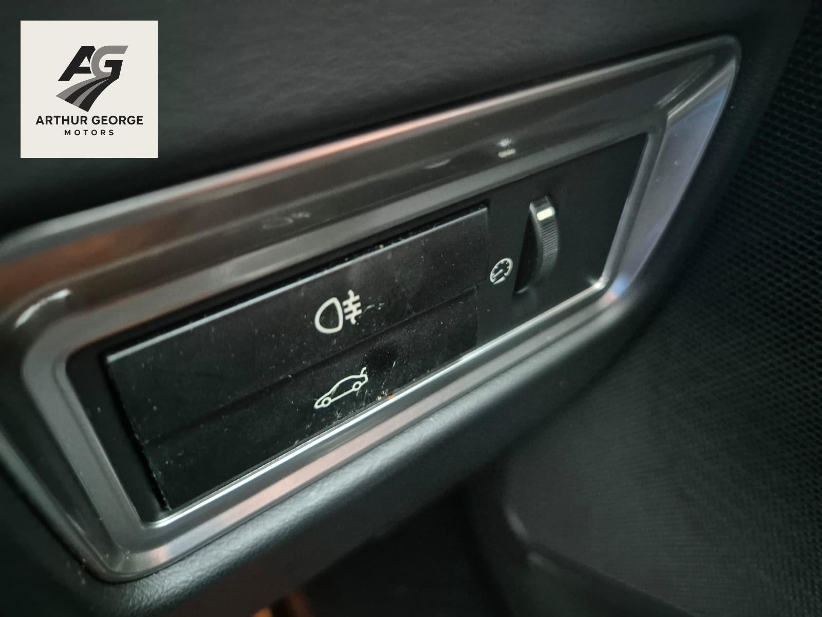 Jaguar XF 2.2d Luxury Sportbrake 5dr Diesel Auto Euro 5 (s/s) (163 ps)