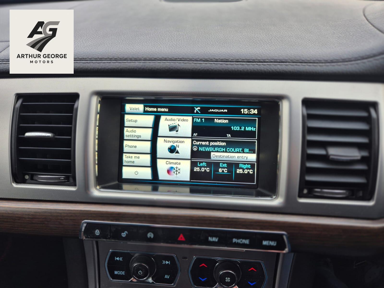 Jaguar XF 2.2d Luxury Sportbrake 5dr Diesel Auto Euro 5 (s/s) (163 ps)