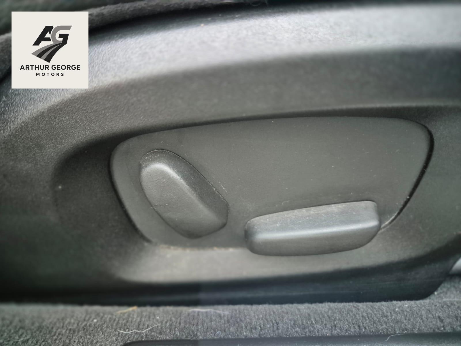 Jaguar XF 2.2d Luxury Sportbrake 5dr Diesel Auto Euro 5 (s/s) (163 ps)