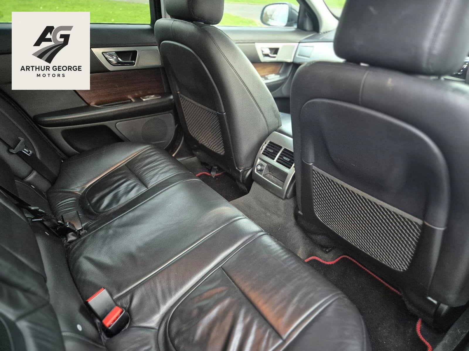 Jaguar XF 2.2d Luxury Sportbrake 5dr Diesel Auto Euro 5 (s/s) (163 ps)