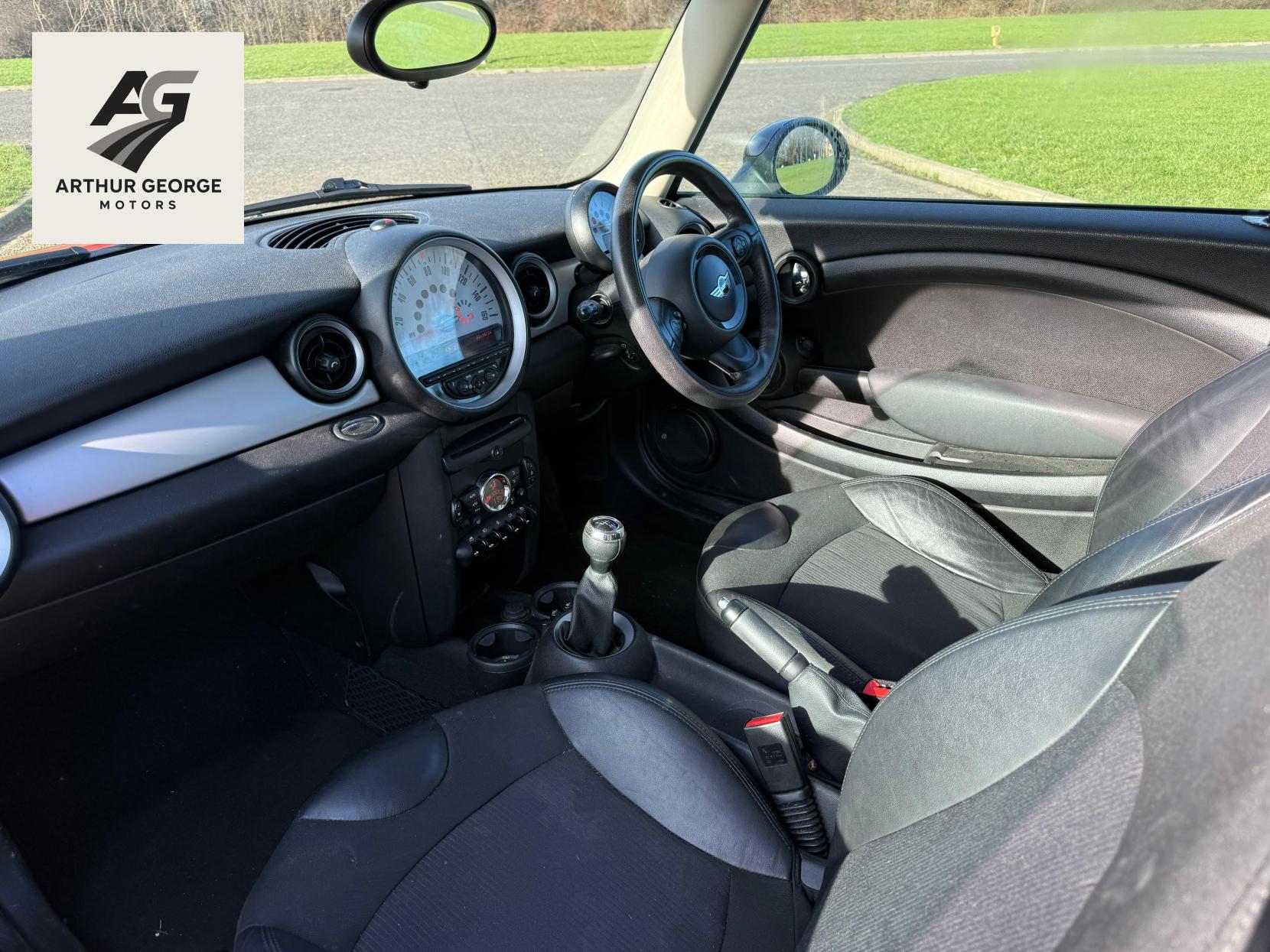 MINI Hatch 1.6 Cooper Hatchback 3dr Petrol Manual Euro 5 (s/s) (122 ps)